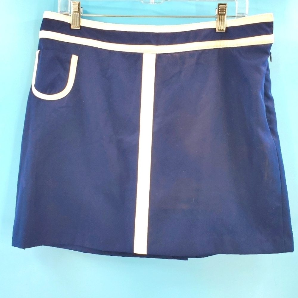 Izod navy blue golf/tennis/sports skorts 10